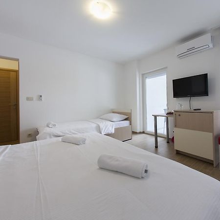 Villa Klara Guest House 巴什卡沃达 外观 照片
