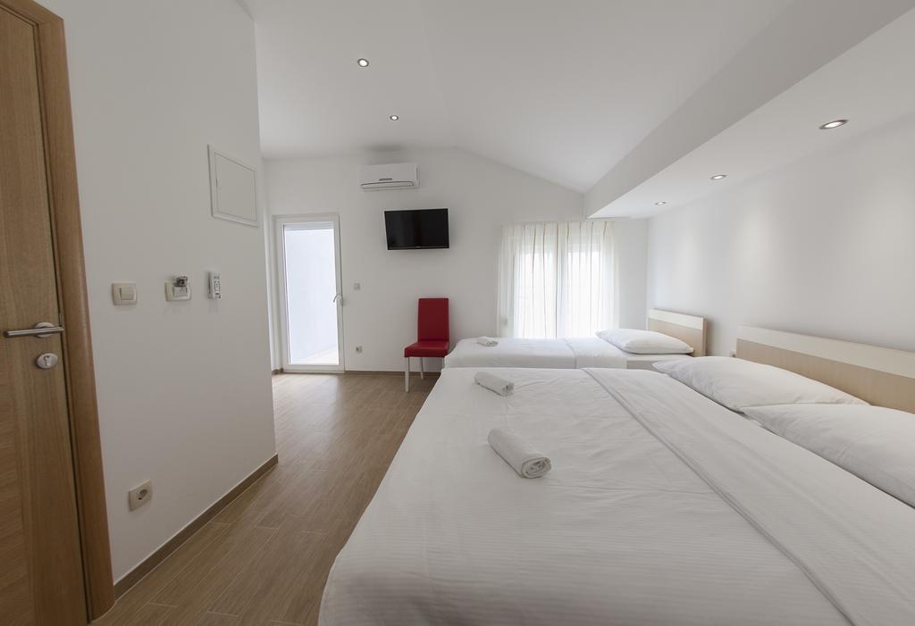 Villa Klara Guest House 巴什卡沃达 外观 照片